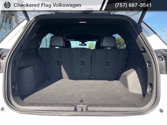 Used 2024 Summit White Chevrolet RS image 32