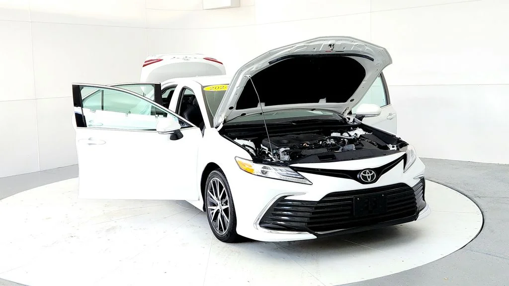 Used 2024 Beige Toyota XLE image 9