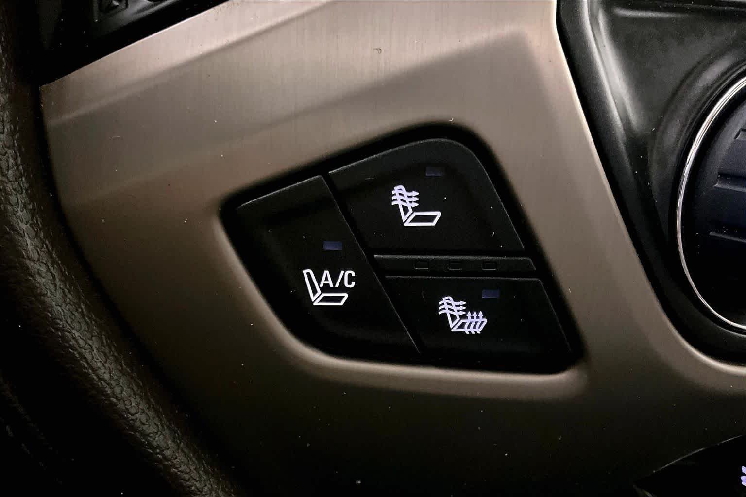 Used 2015 IRIDIUM METALLIC GMC Denali image 31