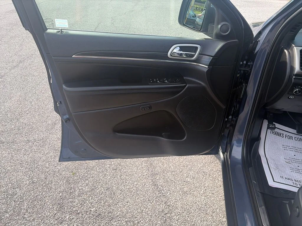 Used 2021 Blue Jeep Limited image 11