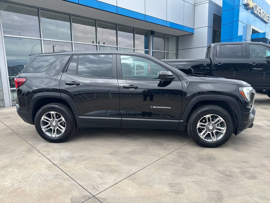 Used 2026 Ebony Twilight Metallic GMC Elevation image 6