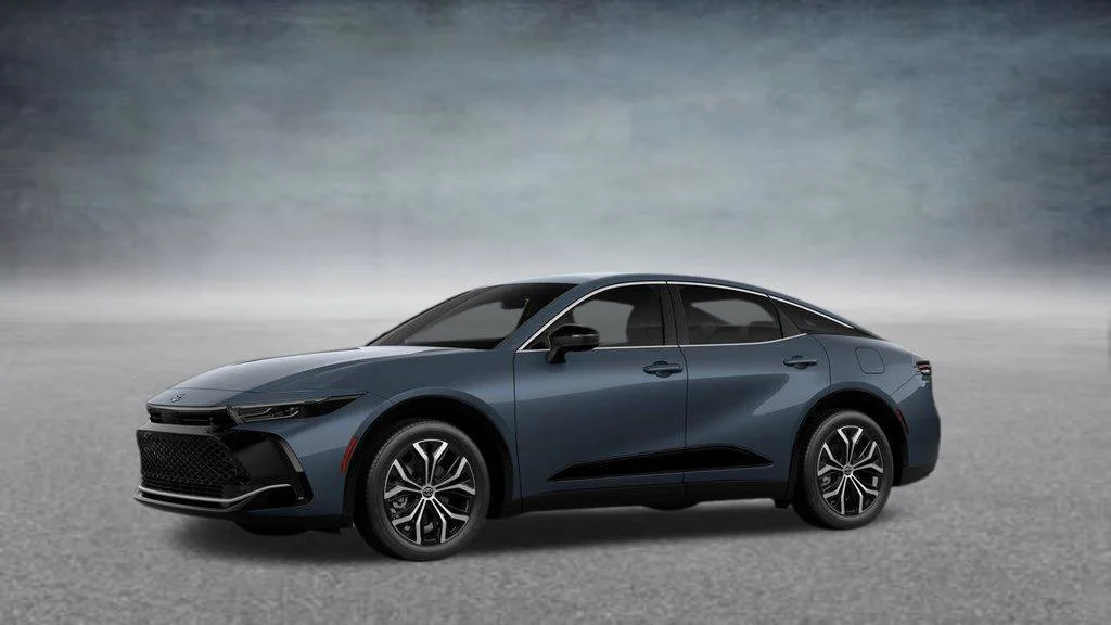 New 2027 White Toyota XLE image 5