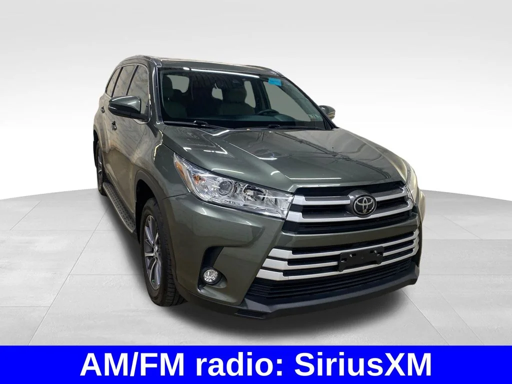 Used 2019 Green Toyota XLE image 6