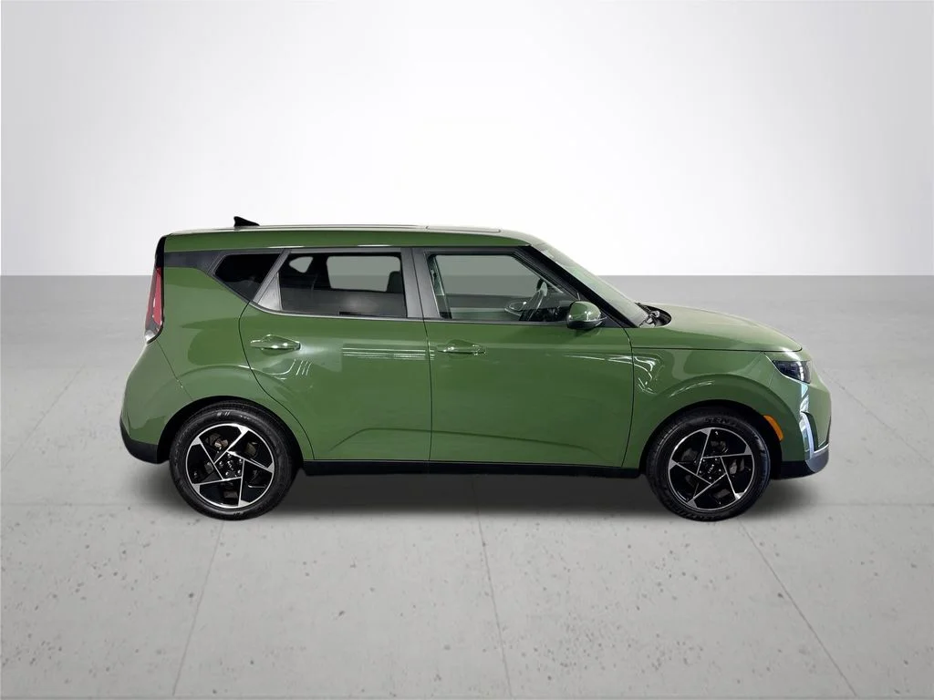 Used 2023 Green Kia EX image 5