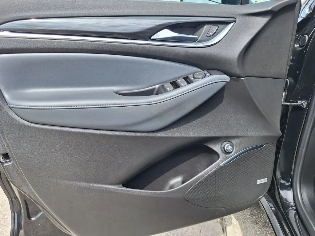 Used 2023 Black Buick Essence image 38
