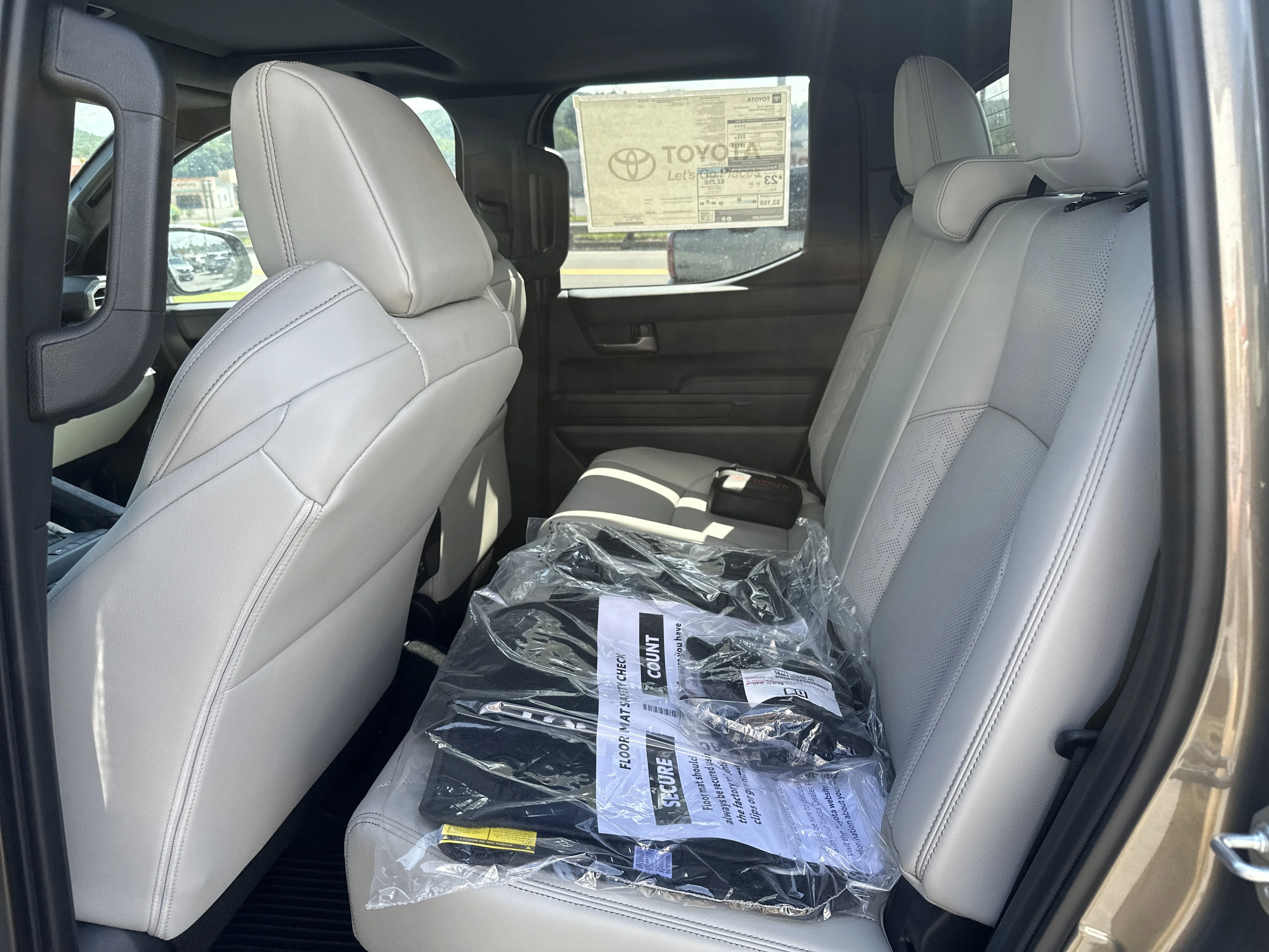 2026 Toyota Tacoma Limited - Photo 9