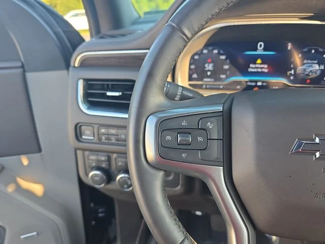 Used 2024 Black Chevrolet Z71 image 19