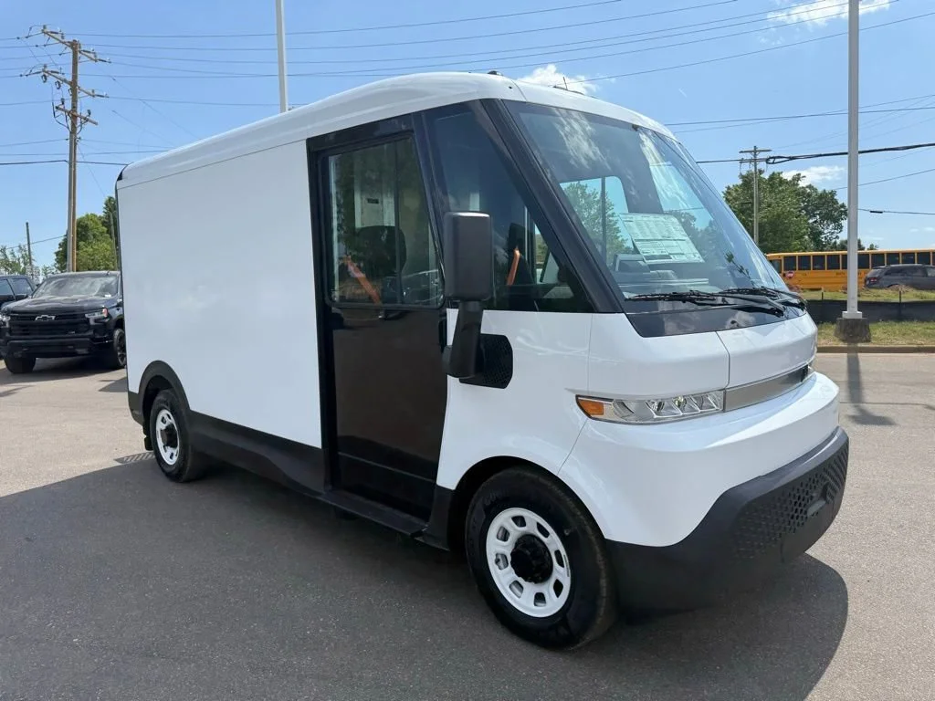 Used 2024 Oyster White BrightDrop EJY image 4