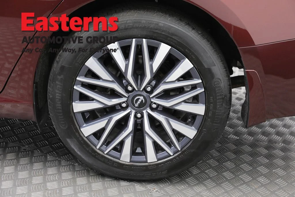 Used 2023 Red Nissan 2.5 SV image 33