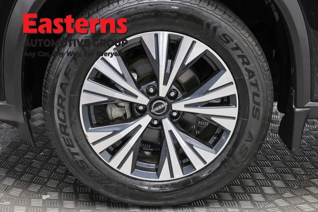 Used 2023 Black Nissan SV image 31