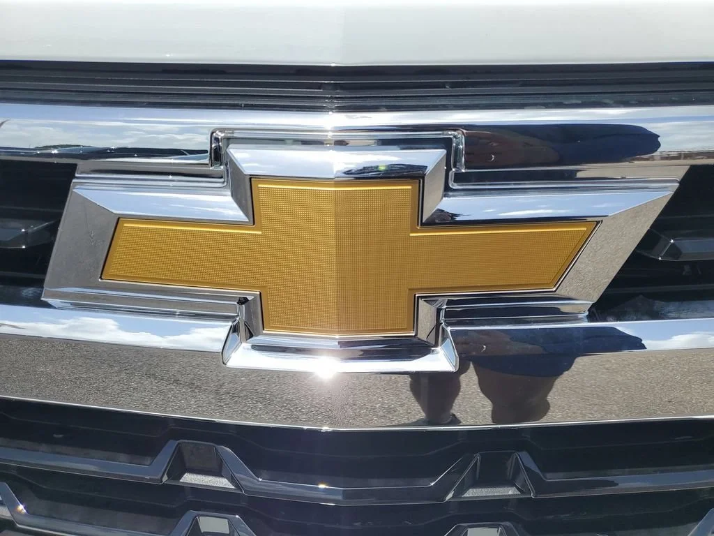 New 2026 Summit White Chevrolet LT image 36