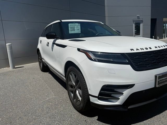 Certified Used 2026 White Land Rover Dynamic SE image 4