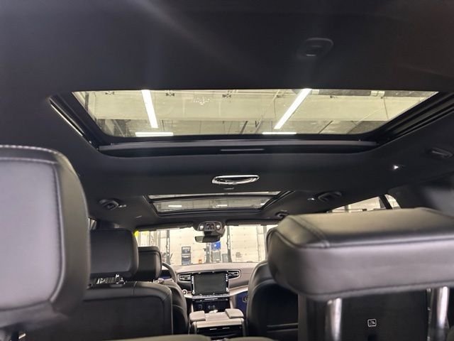 New 2026 Fathom Blue Pearlcoat Jeep Upland image 27
