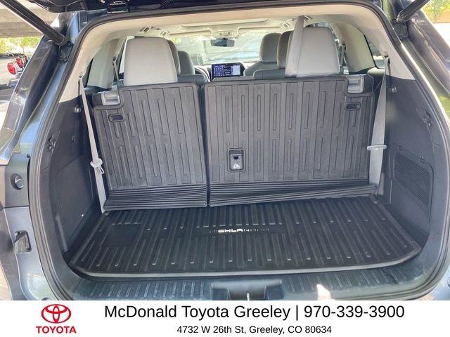 Used 2022 Gray Toyota Platinum image 25