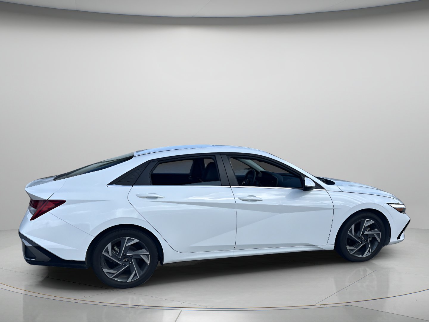 Used 2025 Serenity White Hyundai Limited image 8