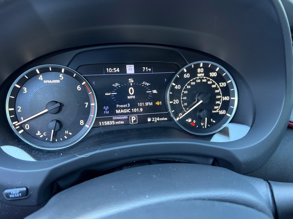 Used 2023 White INFINITI SENSORY image 5