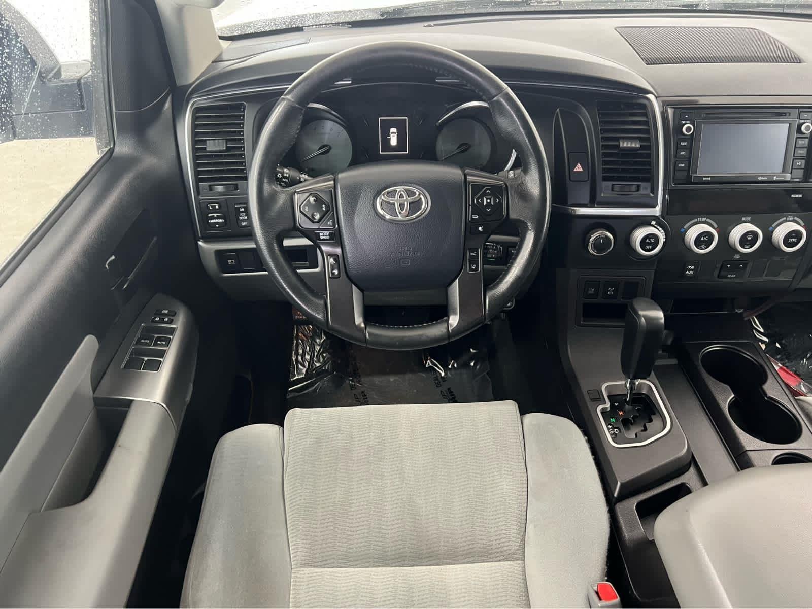 Used 2018 Super White Toyota SR5 image 32