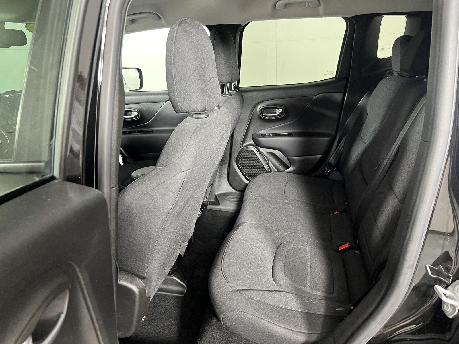 Used 2022 Black Clearcoat Jeep Latitude image 20