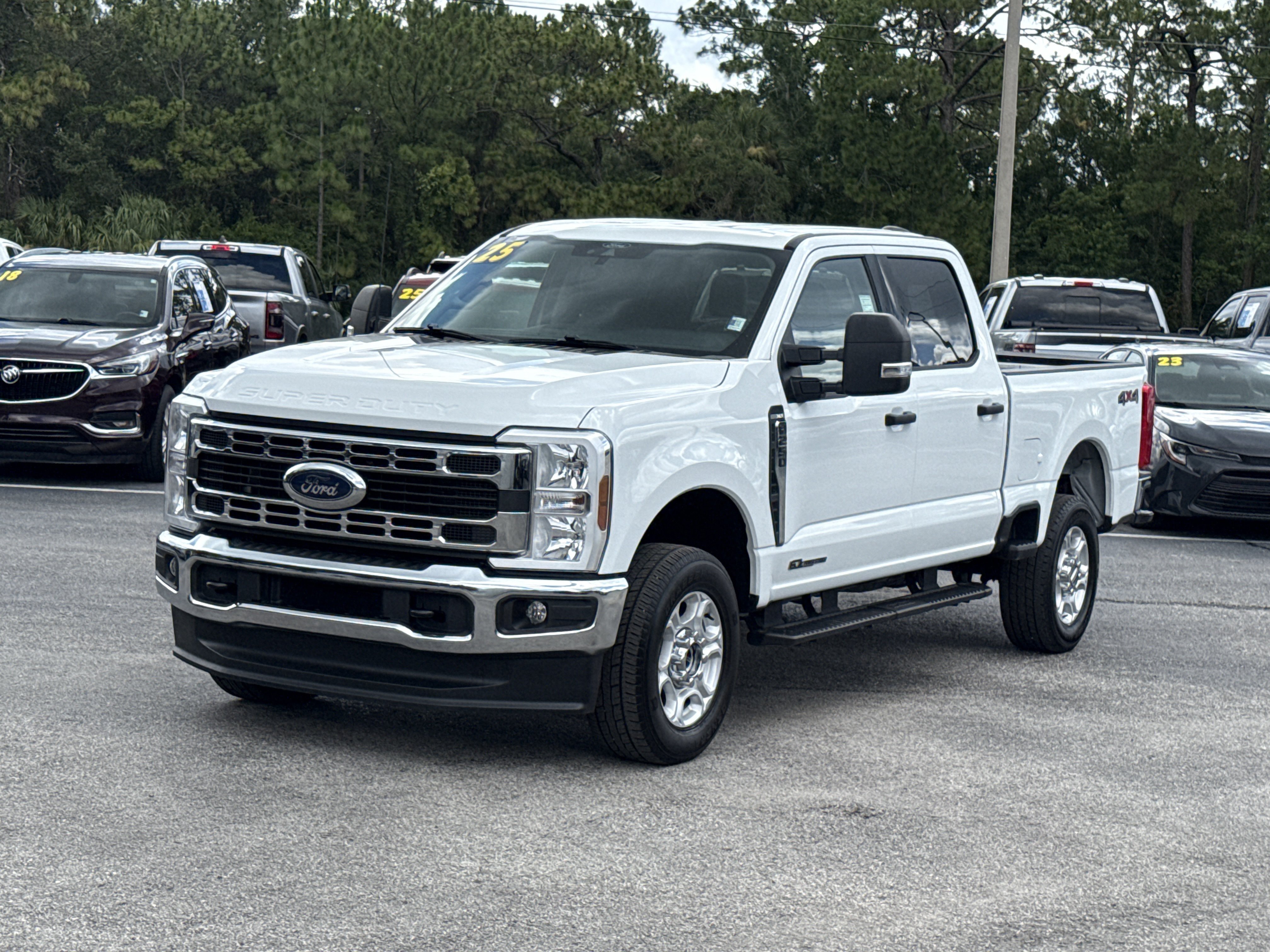 Used 2025 Oxford White Ford XLT image 15