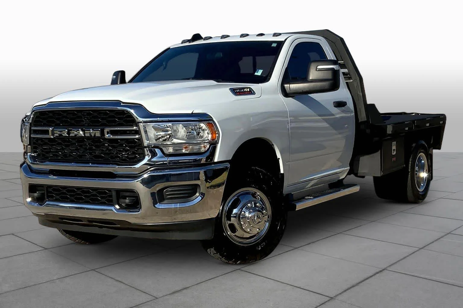 2024 RAM 3500 Tradesman 4X4 Regular cab's photo