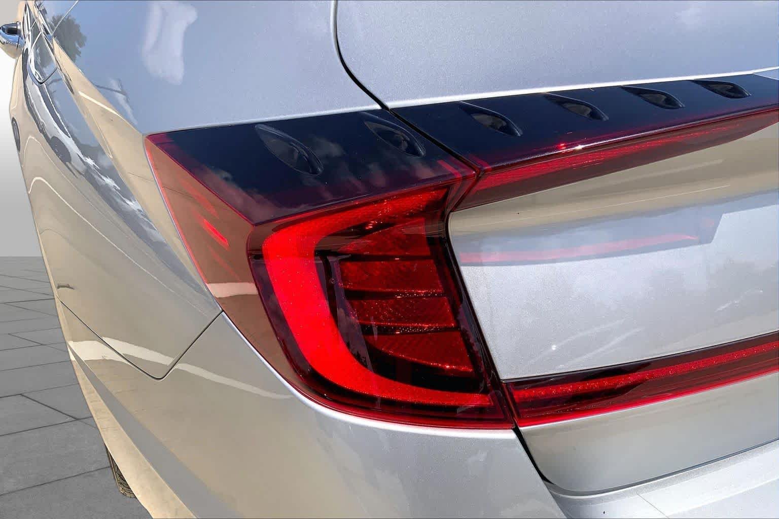 Used 2020 Shimmering Silver Pearl Hyundai SEL Plus image 28