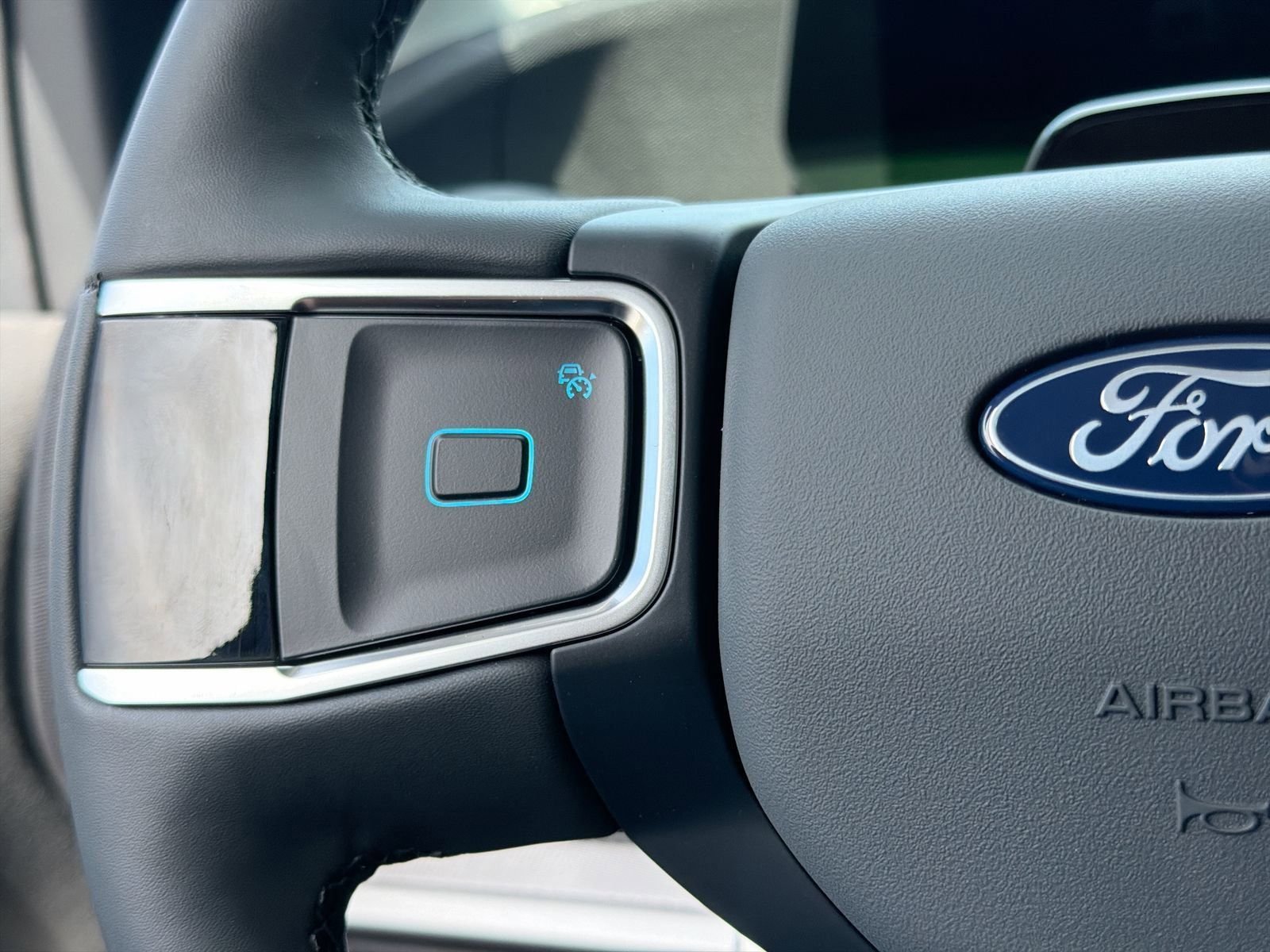 New 2026 Oxford White Ford Active image 24