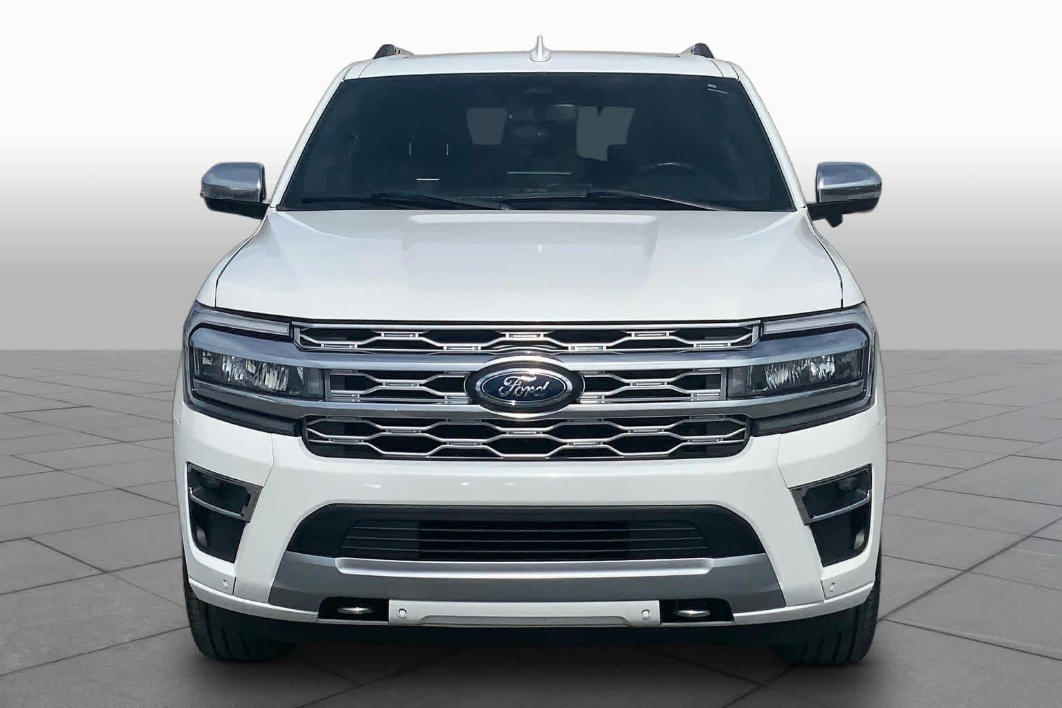 Used 2024 Star White Ford Platinum image 4