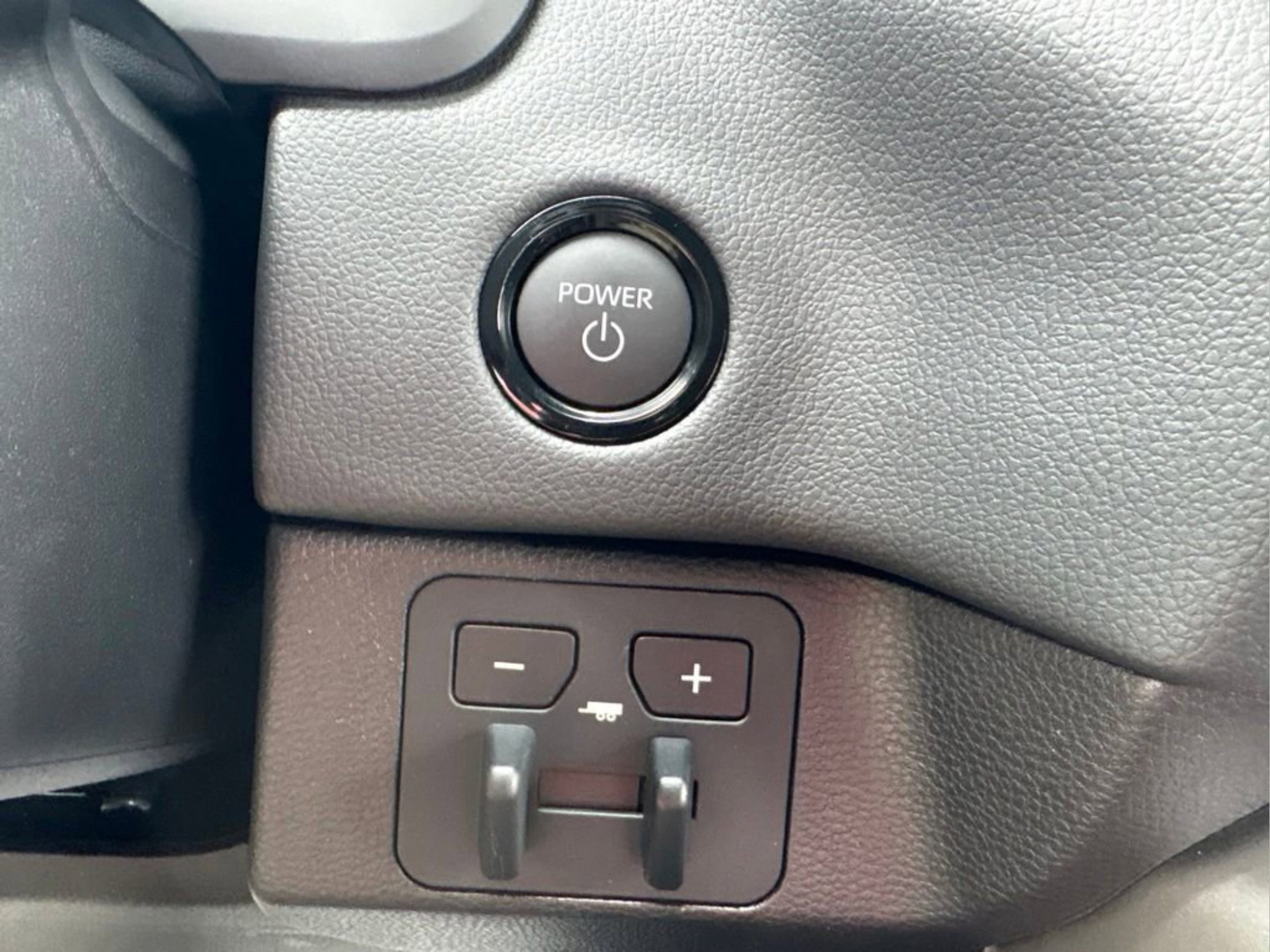 2026 Toyota Tundra Limited - Photo 21