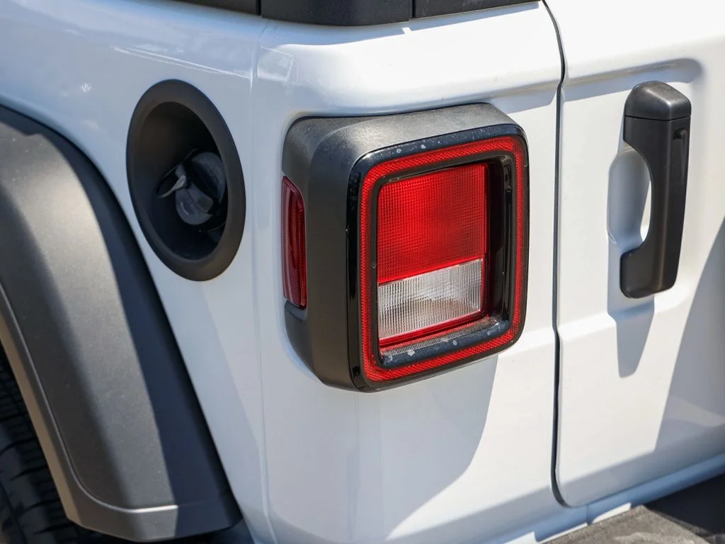 New 2026 Bright White Clear-Coat Exterior Paint Jeep Sport image 7
