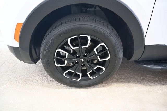 Used 2023 White Hyundai SEL image 29