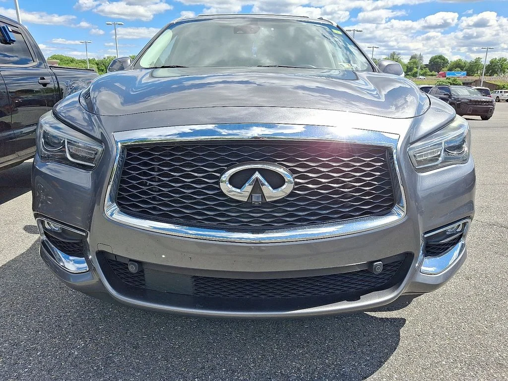 Used 2020 Gray INFINITI LUXE image 2