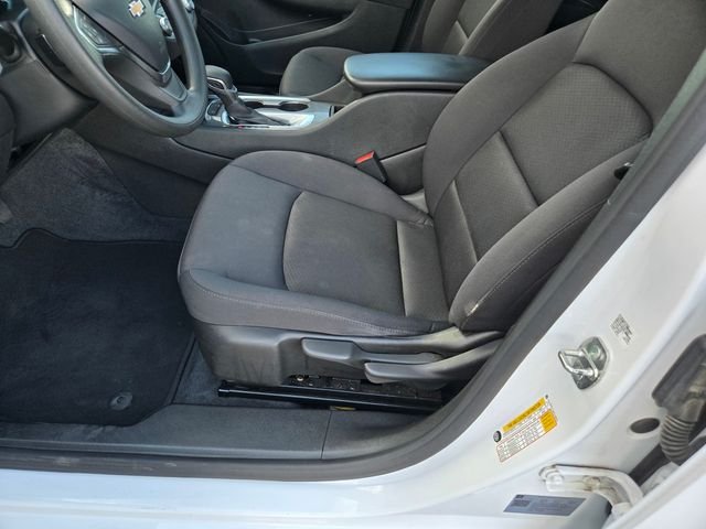 Used 2021 White Chevrolet LS image 16