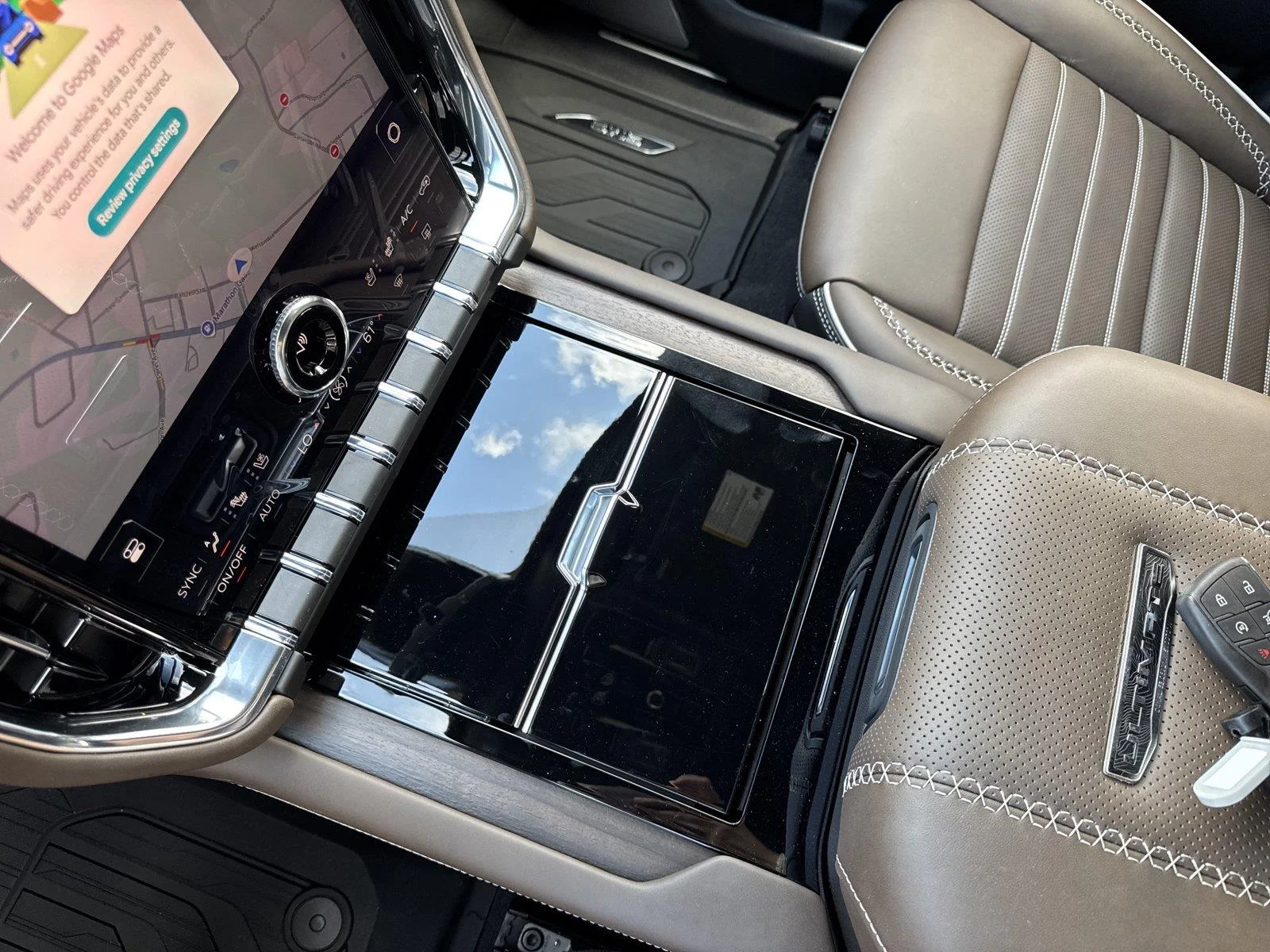 New 2026 Glacier White Tricoat GMC Denali Ultimate image 33