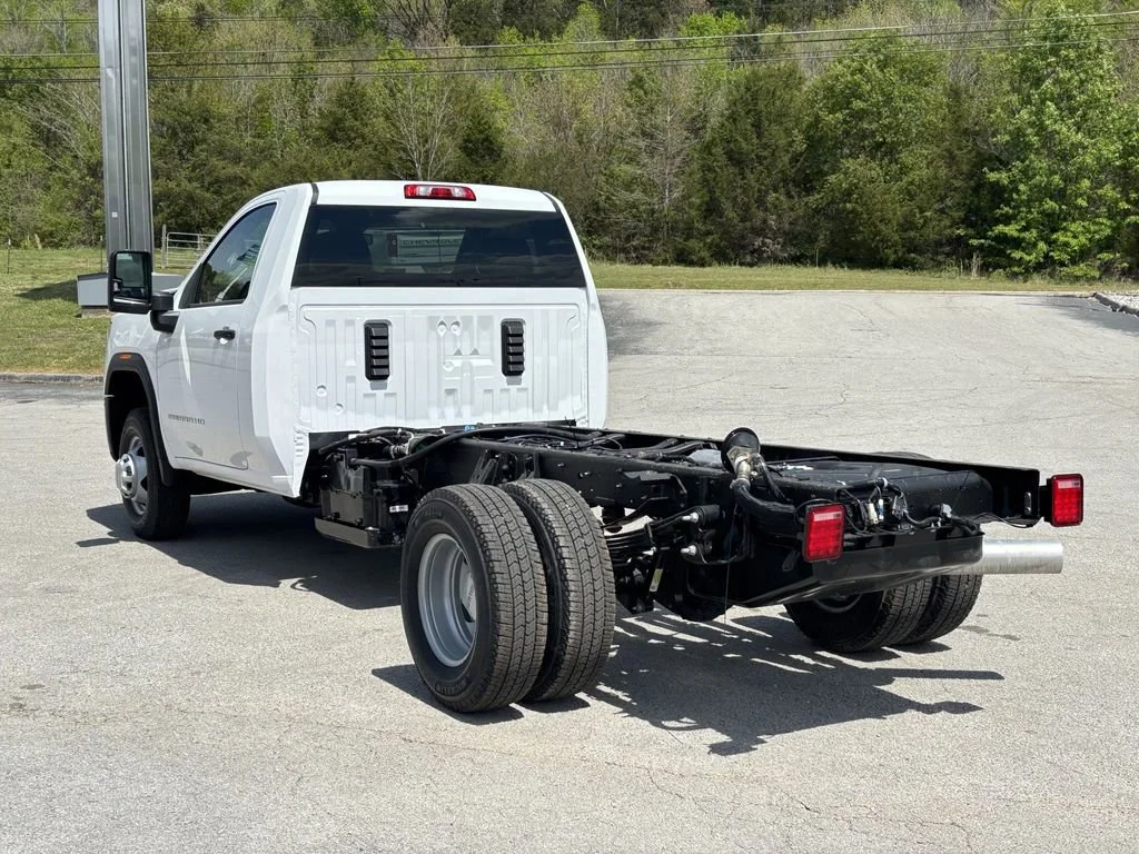 New 2026 Summit White GMC Pro image 7