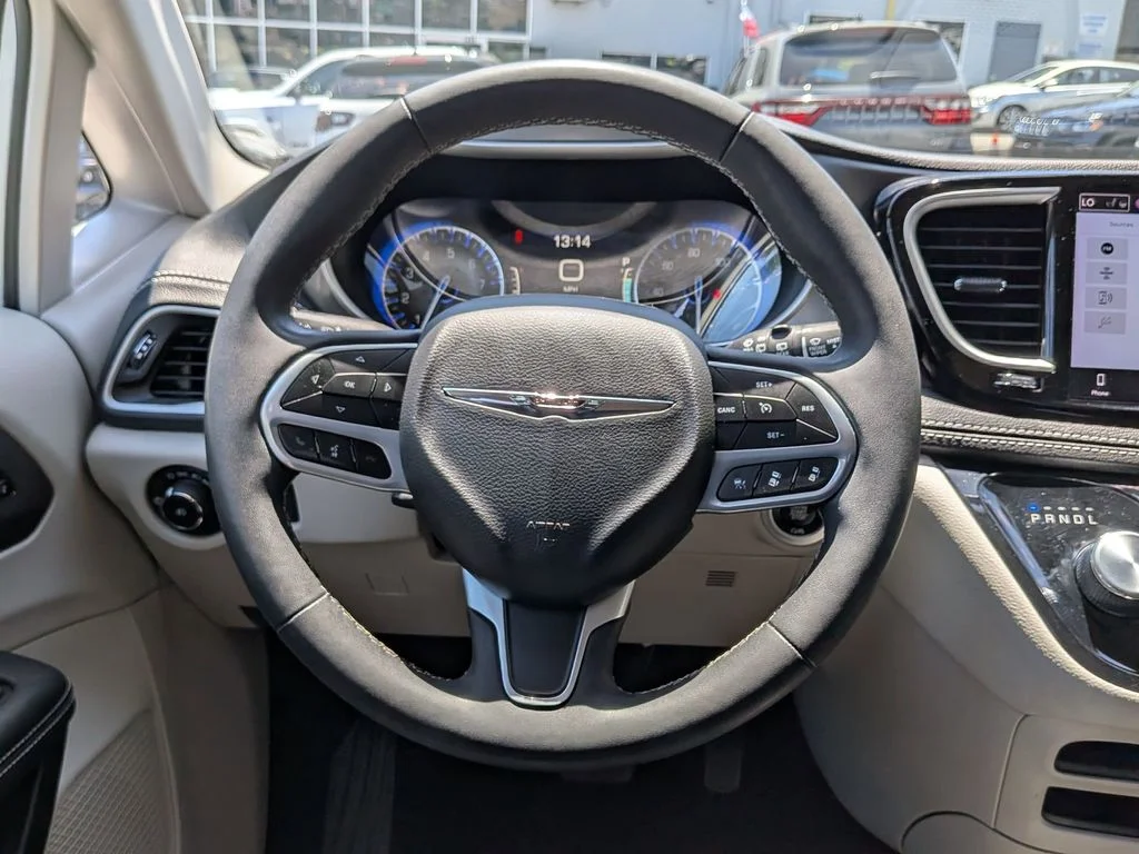 Used 2023 White Chrysler Touring L image 14