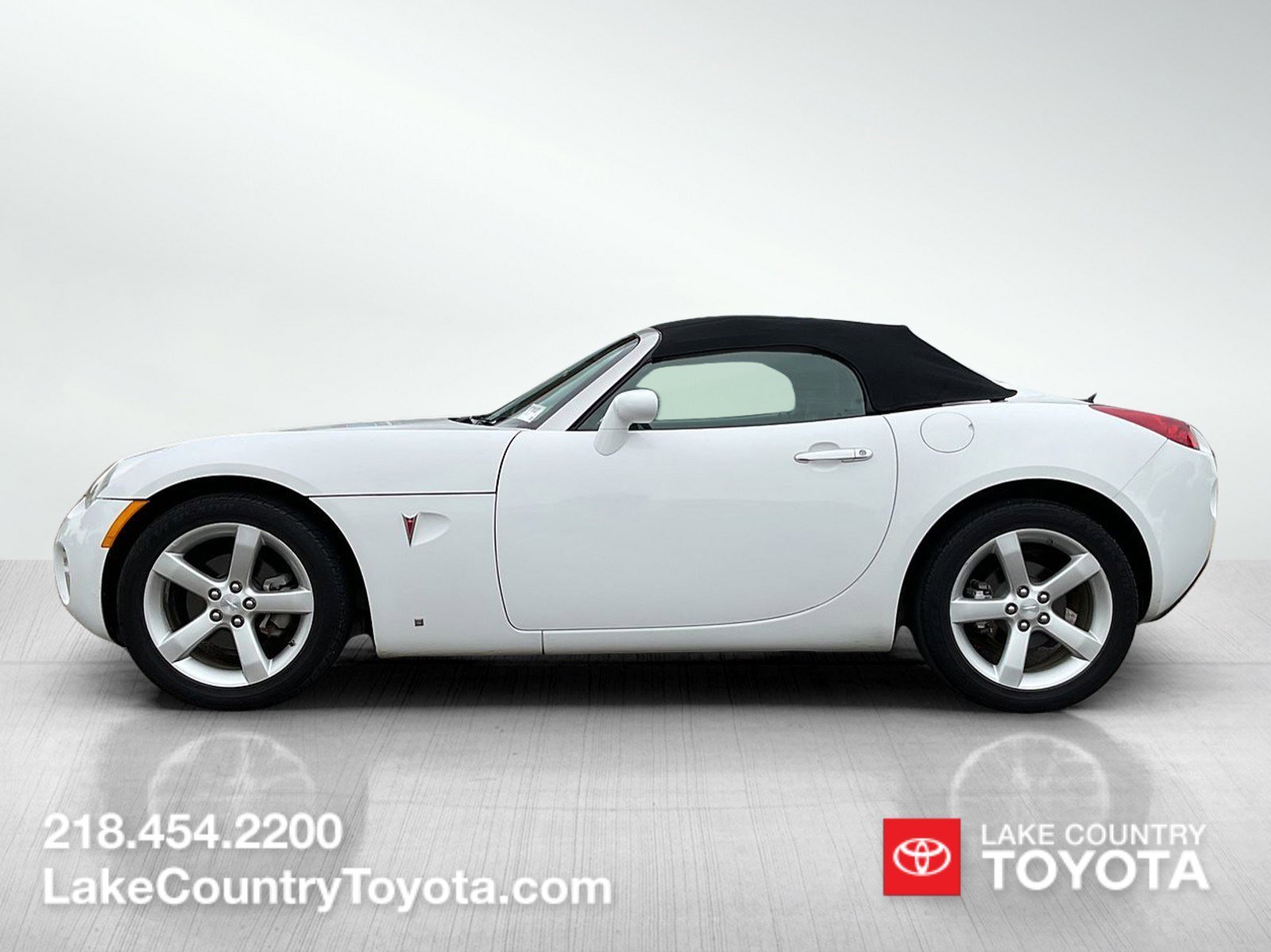 Used 2008 Pontiac Solstice Base with VIN 1G2MC35B28Y118802 for sale in Brainerd, Minnesota
