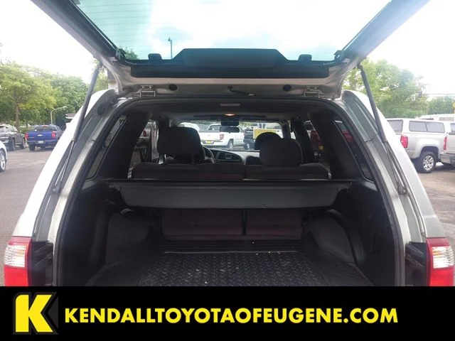 Used 2002 Silver Nissan SE image 16