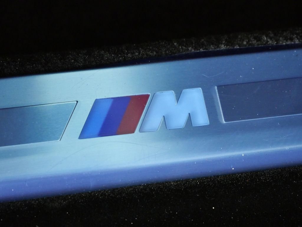 2025 BMW 7 Series 750e - Photo 24