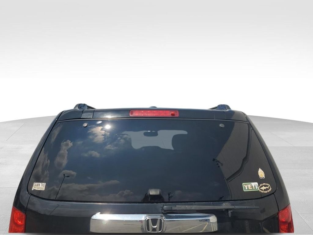 Used 2013 Black Honda Touring image 4