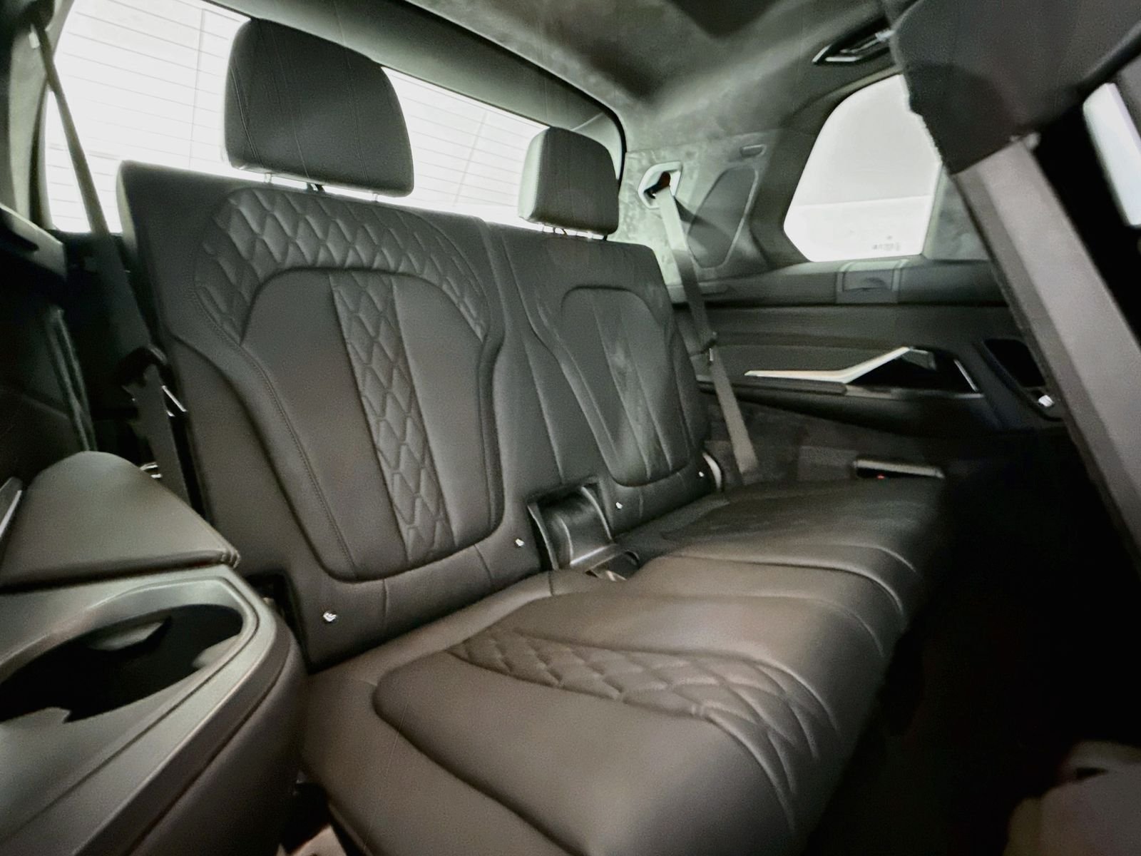 New 2027 Brooklyn Grey Metallic BMW M60i image 29
