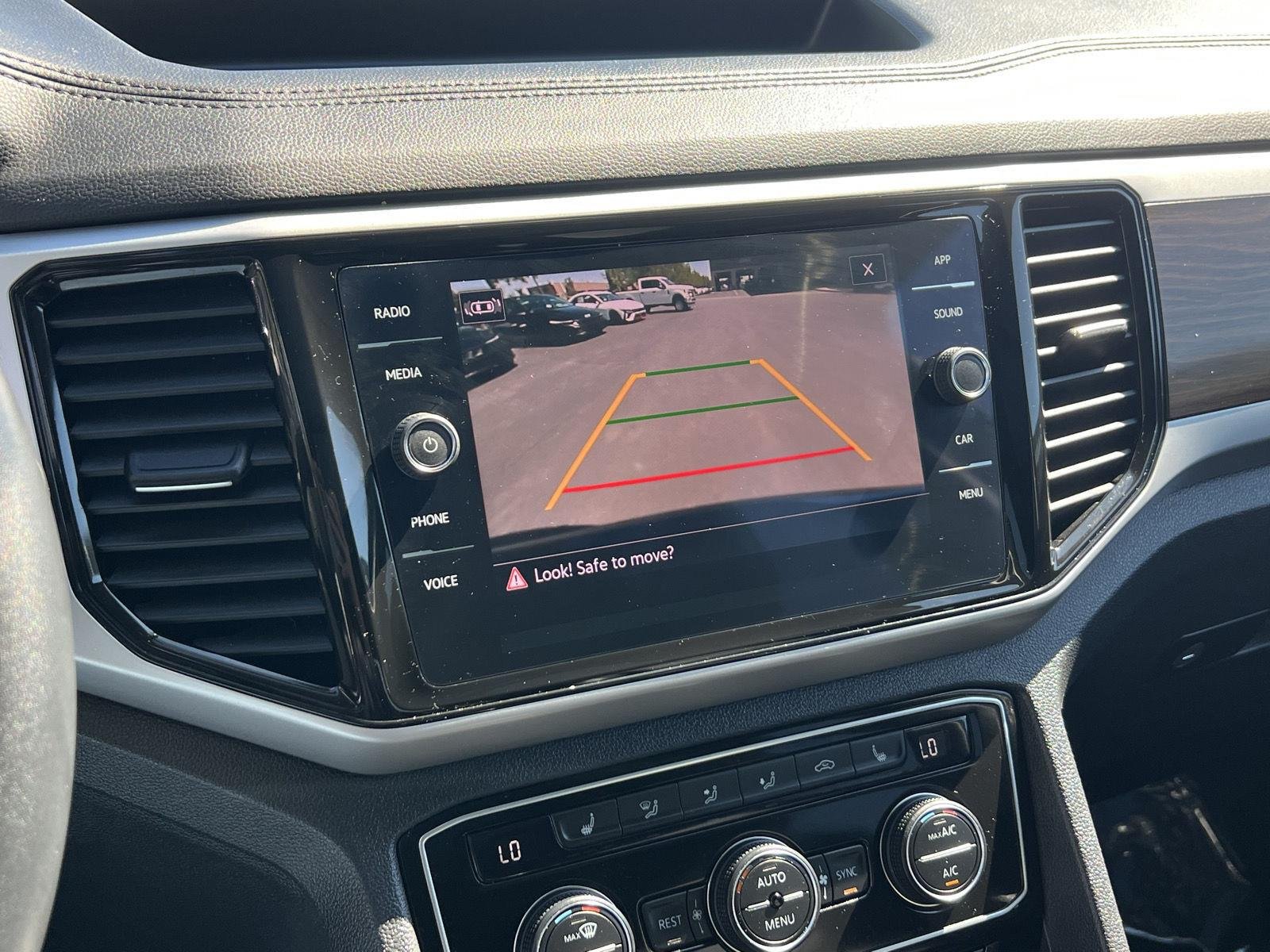 2023 Volkswagen Atlas SE w/Tech - Photo 8