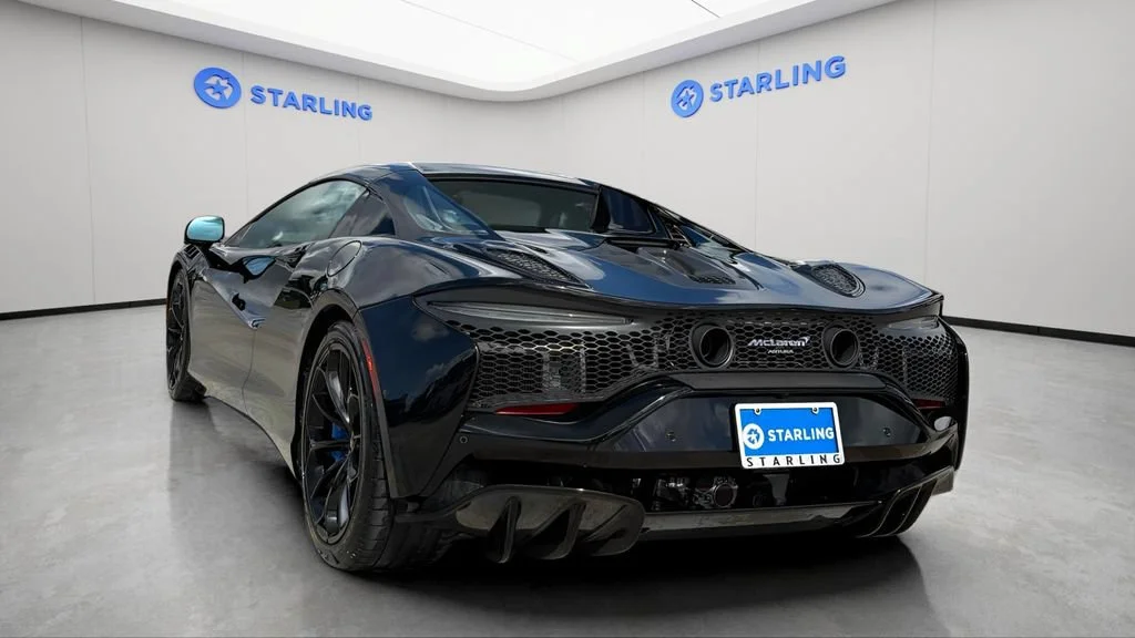Used 2026  McLaren Spider image 6