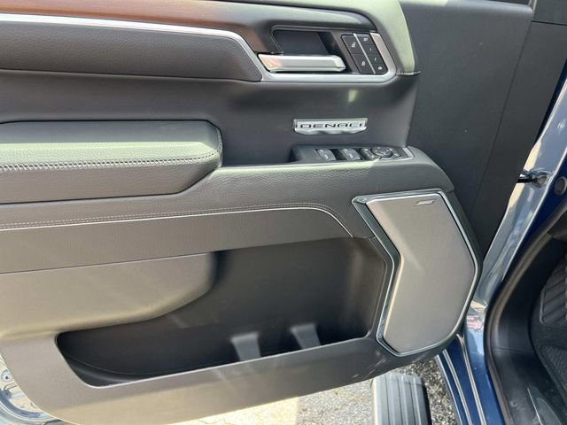 New 2026 Onyx Black GMC Elevation image 44