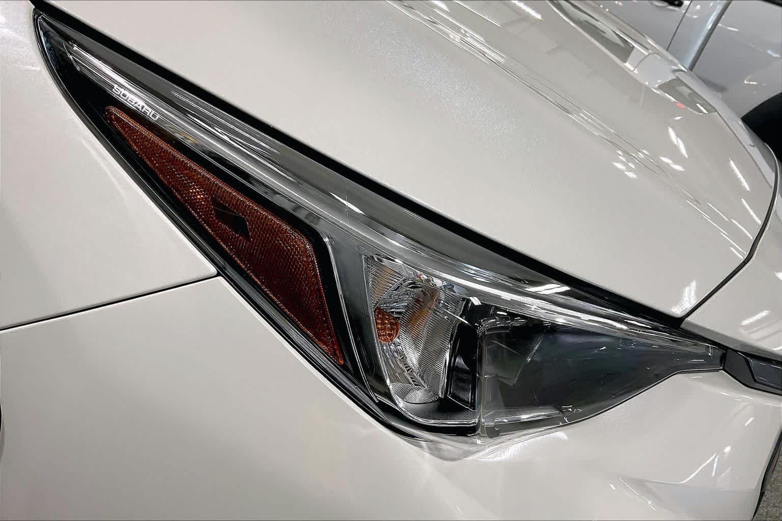 Used 2025 Crystal White Pearl Subaru Premium image 28