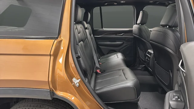New 2026 Copper Shino Metallic Clear-Coat Exterior Paint Jeep Limited image 25