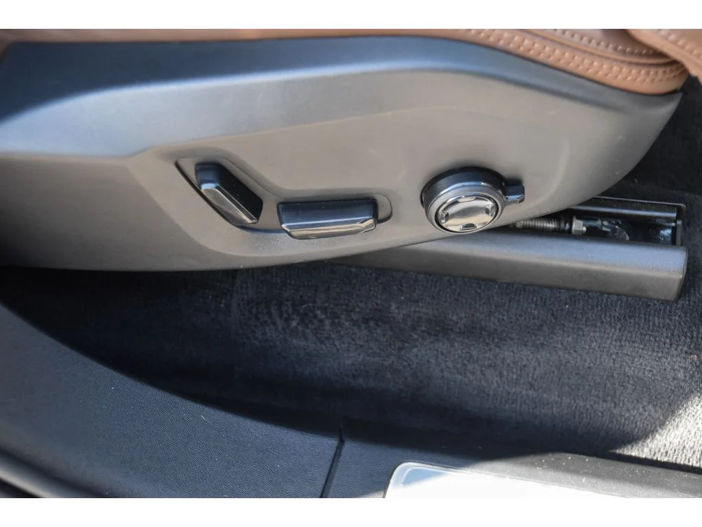Used 2022 Pine Grey Metallic Volvo Inscription image 33