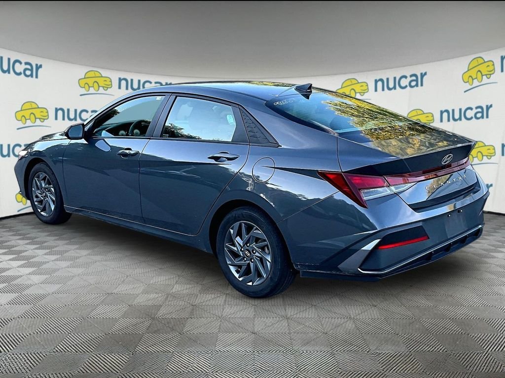Used 2024 Gray Hyundai SEL image 5