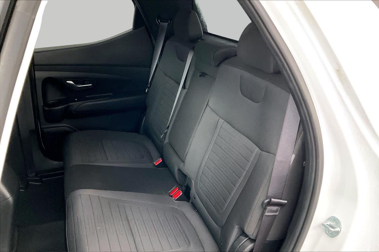 2025 Hyundai Santa Cruz SE - Photo 21