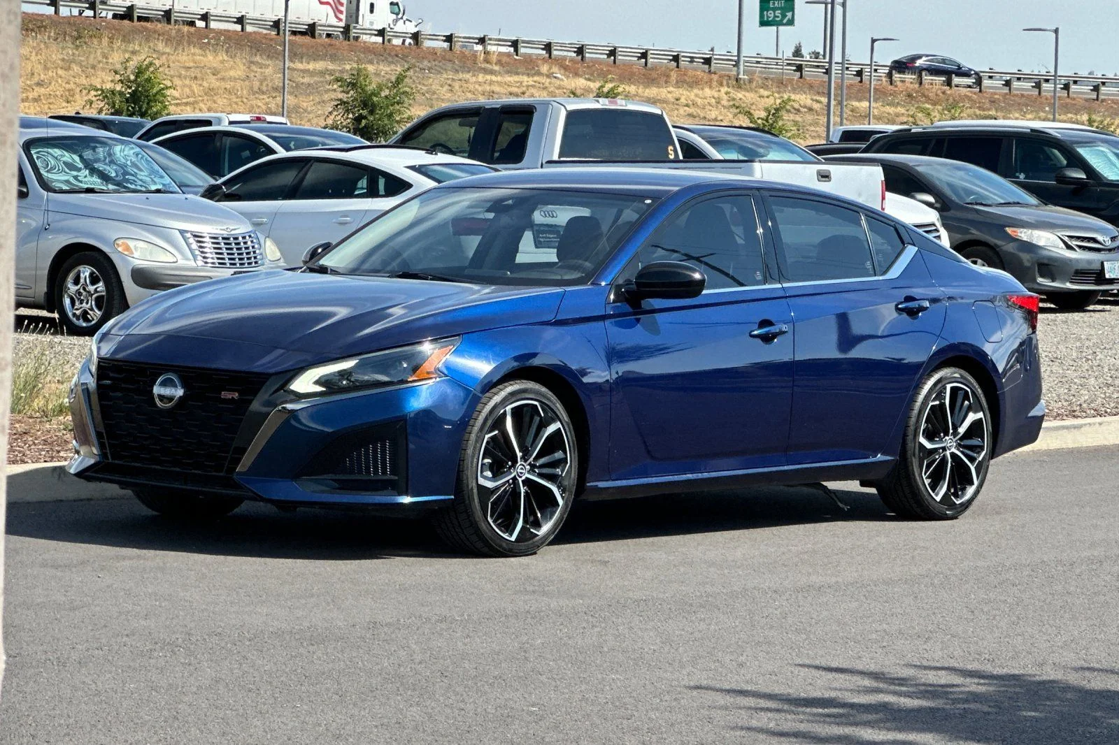 Used 2023 Blue Nissan 2.5 SR image 7