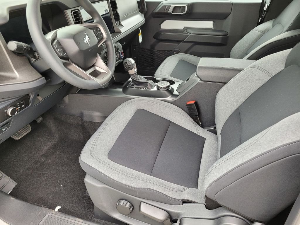 New 2025 Oxford White Ford Base image 6